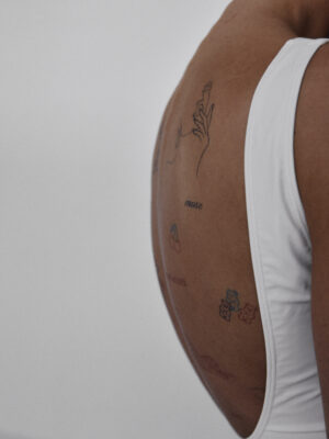 kostium kąpielowy typu open-back V SWIMSUIT eggshell