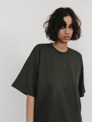 Czarny t-shirt oversize damski