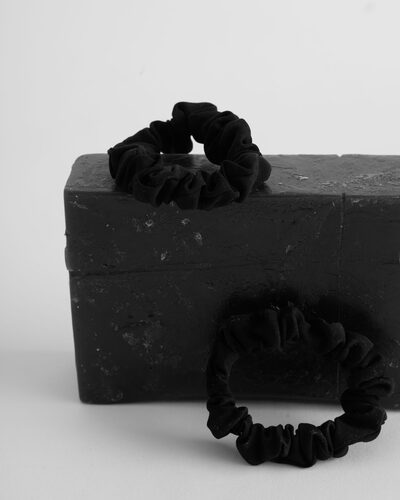 gumka scrunchie DUE black