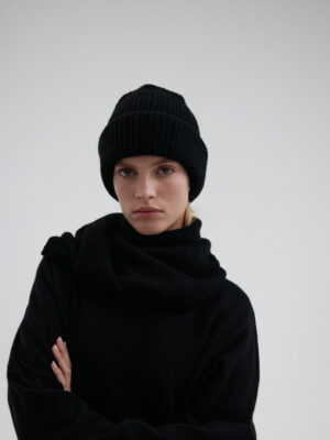 czapka z wełny merino BREA black