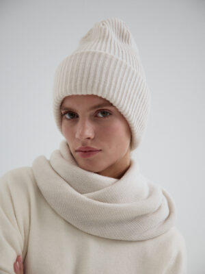 czapka z wełny merino BREA ecru