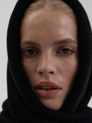 wiązana balaclava z wełny merino BREA black