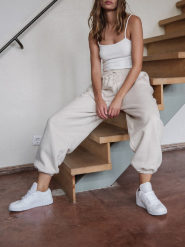 spodnie ze ściągaczami białe
