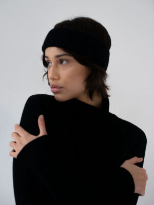 opaska z puchatej wełny FLOA vintage black