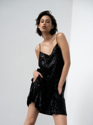 krótka sukienka cekinowa bez pleców MIAE sparkly black