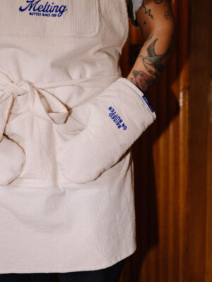 sztruksowe rękawice kuchenne RAISED ON BUTTER off-white