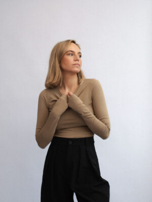 longsleeve slim fit SOUPLE peanut butter