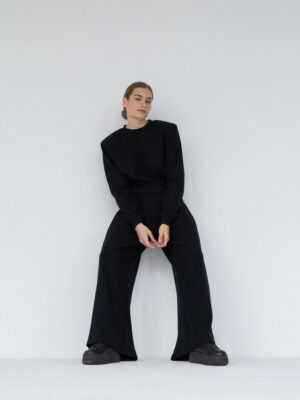 bluza typu cropped z poszerzoną linią ramion LE PUMP black
