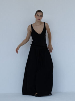 koszulka z dekoltem DUE black