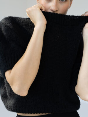 wełniany sweter z krótkim rękawem ONO black