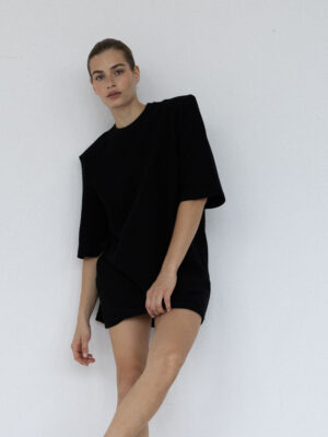 krótka sukienka z poszerzoną linią ramion UFF black