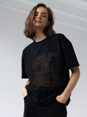 t-shirt z półprzezierną koronkową wstawką JUS black