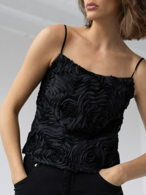 top na cienkich ramiączkach ze strukturalnej tkaniny FLOR black