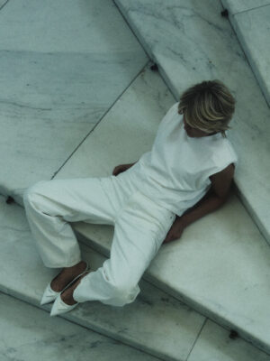 top oversize MUUV x Marieta Żukowska - z poszerzoną linią ramion BLEA off-white s11